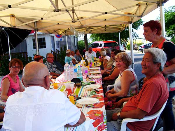 repas-fete-camping-nissan-lez-enserune.jpg